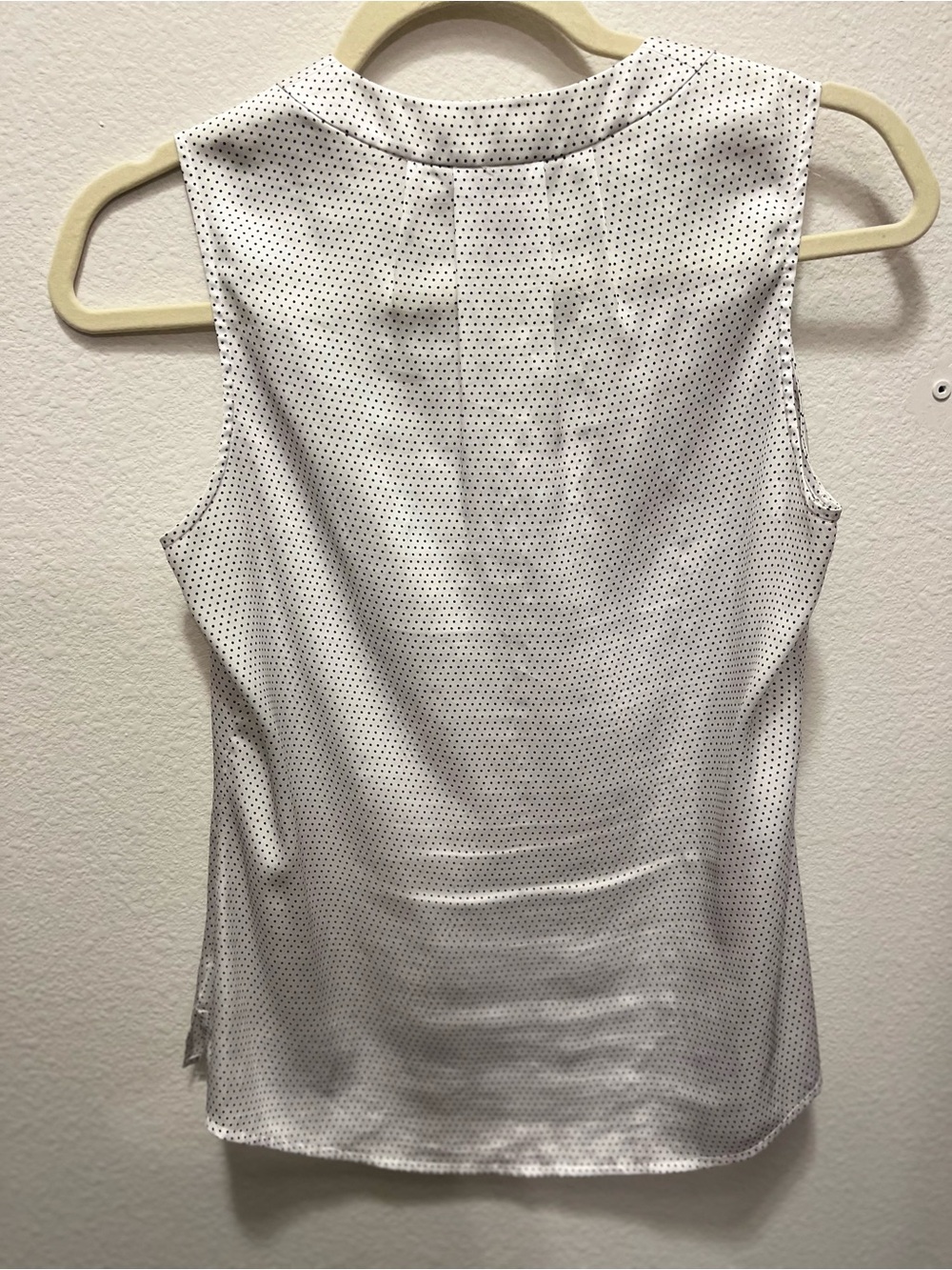 WHBM Polka Dot Sleeveless Blouse - Picture 4 of 4